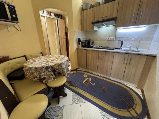 Тепла простора квартира, 3 хв до залізничної станції! Немішаєве