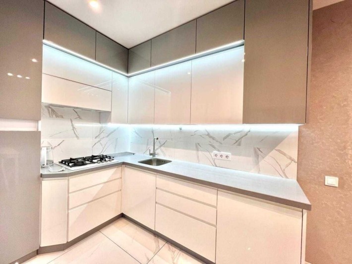 Продаж 2 кімнатної квартири, Брюховичі - фото 1