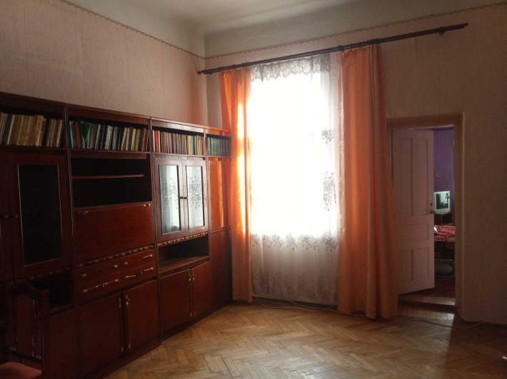 Продається 3 кімнатна Квартира + Гараж в Самборі - фото 1