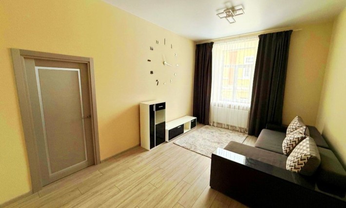 Продається трьохкімнатна квартира в центрі Самбора - фото 1