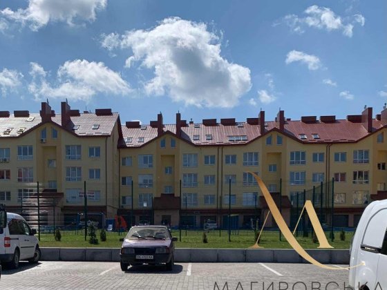 Продаж  чотирикімнатної квартири по вул.Тролейбусна Сокольники