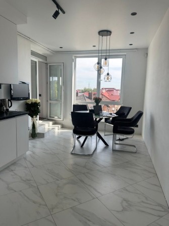 Продаж просторої 3 кімн квартири з терасою Малехів вул Івана Богуна - фото 1