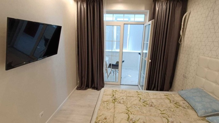 Продам 2 х кв в новом доме с евроремонтом с видом на море свое АГВ. - фото 1