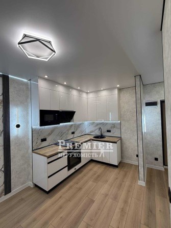 2 комнатная квартира с Ремонтом ЖК Акварель 8 на Таирова - фото 1