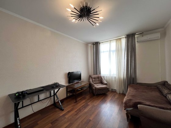 Продам 1 комн. квартиру в ЖК 7 небо, высокий 1й этаж Авангард