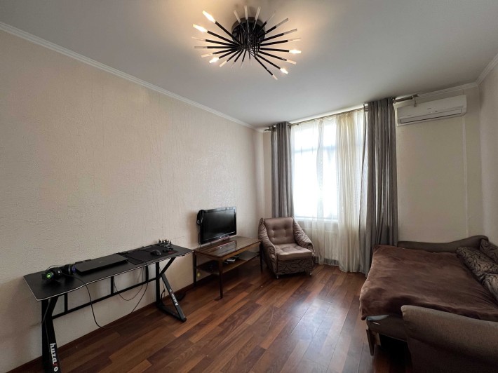 Продам 1 комн. квартиру в ЖК 7 небо, высокий 1й этаж - фото 1