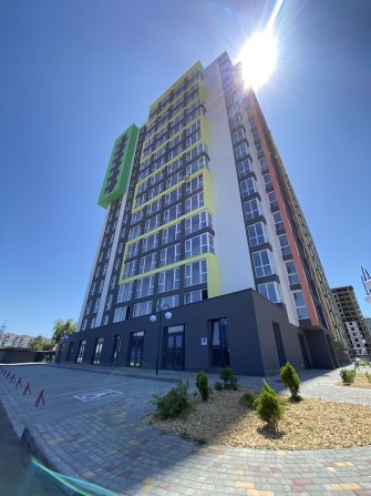 1 комнтаная 39м2 Кухня-гостиная 20м2 в Сданом доме ЖК Акварель 8 - фото 1