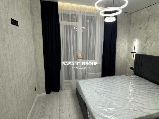 По вигідній ціні однокімнатна з сучасним ремонтом квартира Крижанівка