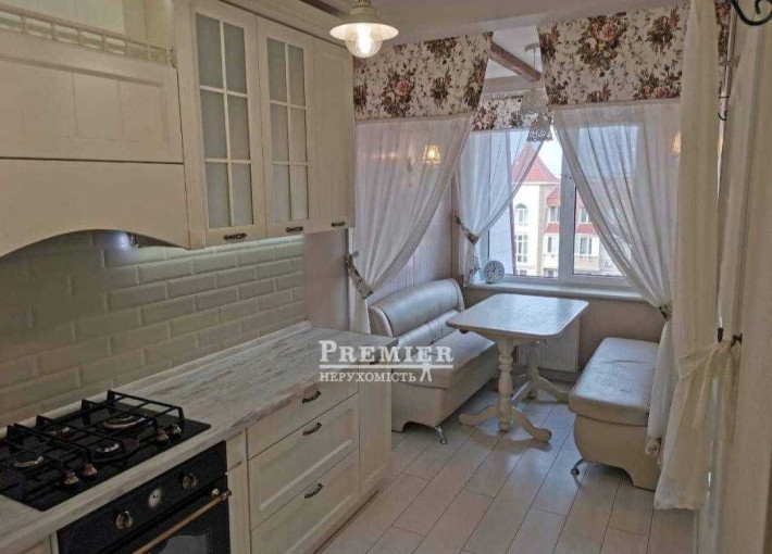 2 комнатная квартира 52 м2 Новый дом Ремонт Район Светлого Совиньона - фото 1