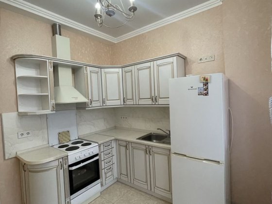 5 Кадор/Жемчужина Ремонт Мебель Техника Средний этаж Вид во двор Лиманка