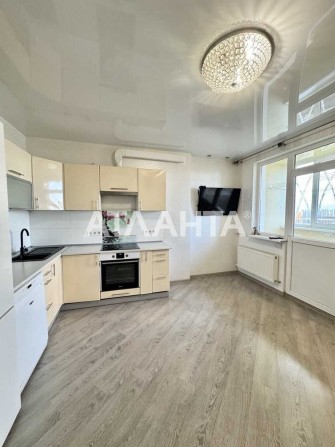 Просторная и уютная 1-комнатная квартира в жк "Левитана" на Таирова. - фото 1