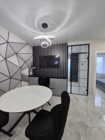 Нова 2-кімнатна квартира з видом на море. Повністю готова - фото 1