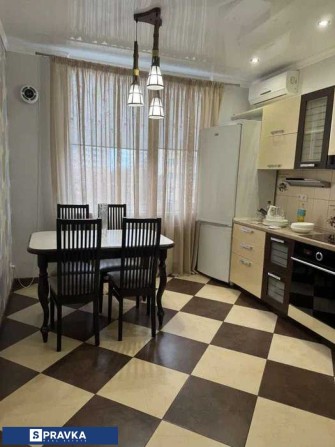 Продам квартиру на Радужном 2 ком низкий этаж - фото 1