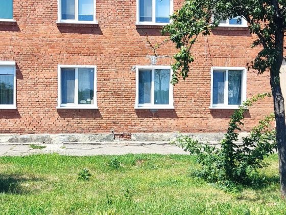 Продам двохкімнатну квартиру в центрі міста можна під магазин Гадяч