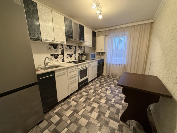 Продам 4х кімнатну квартиру - фото 1