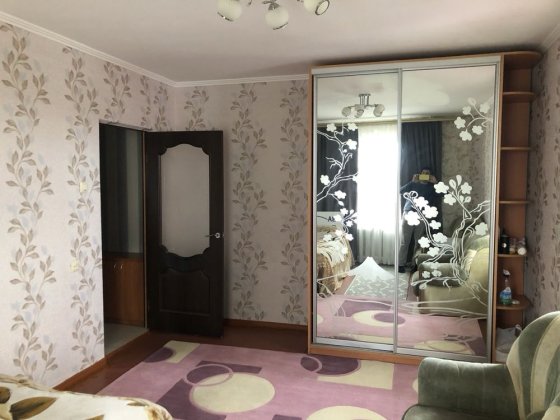 Продам   квартиру  Львівське шосе Шаровечка