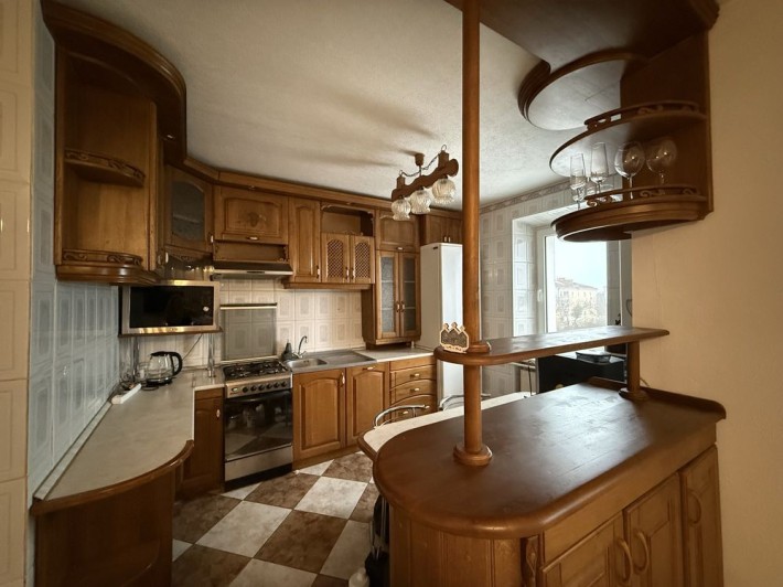 ТЕРМІНОВО Квартира 4-х кімнатна центр, автостанція - фото 1