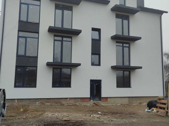 3-кімнатна квартира в будинку. 650у.о./м². Сторожинец