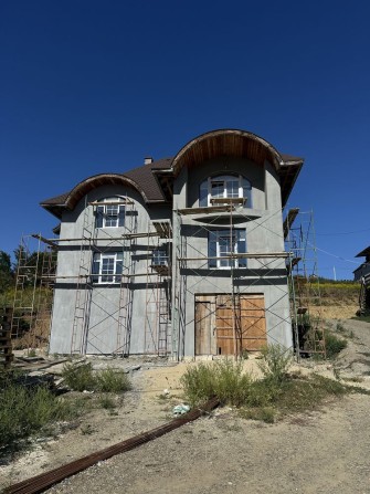 продаж 2х кімнатної квартири у будинку - фото 1