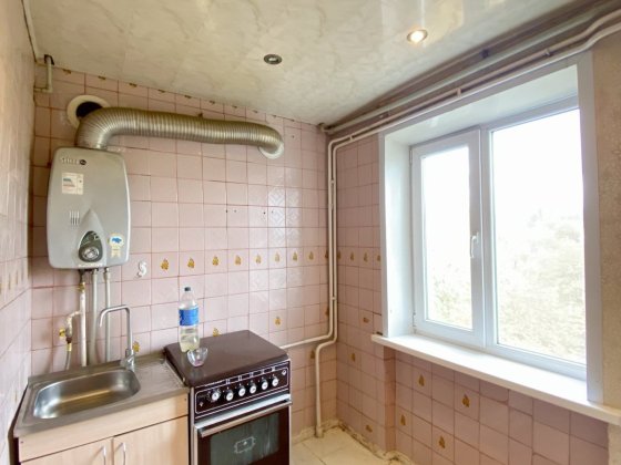 Продам 2х х кімнатну квартиру в центрі міста Покров