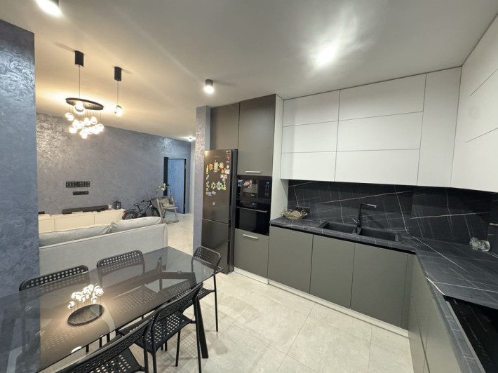 Продаж ЖК Графіт 2 поверхова квартира 110м2 з Ремонтом - фото 1