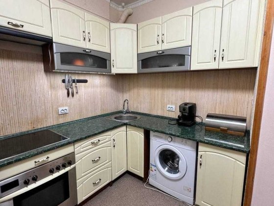 Продається  двокімнатна квартира в центральній частині міста Ивано-Франковск