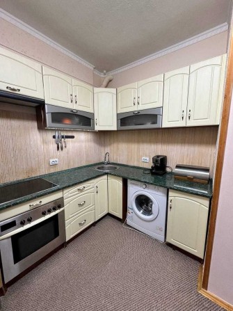 Продається  двокімнатна квартира в центральній частині міста - фото 1