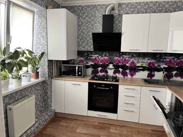 Продам 3-ох кімнатну з Автономним опаленням недалеко від Центра міста - фото 1