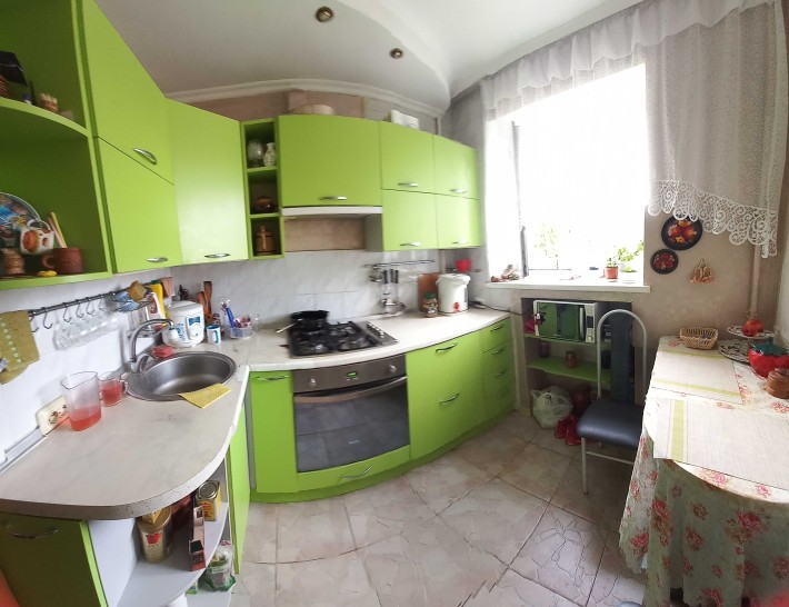 Продам 1 квартиру  Центр міста вул.Героїв України,  Газ. - фото 1