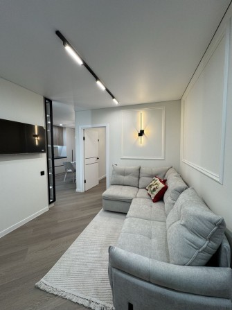 Продам 2 кімнатну із функцією 3 кімнатної у ЖК бізнес-класу із газом - фото 1