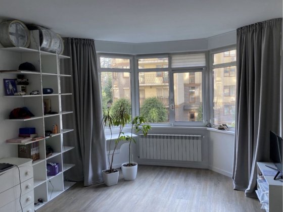 Сертифікат, постанова! Простора квартира на газу з балконом! Буча