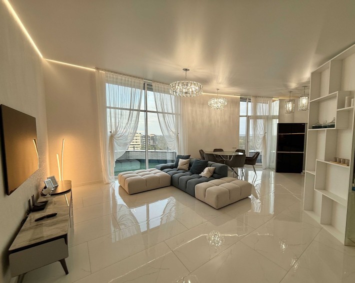 Пентхаус з видом на сосни! Кухня-вітальня 60 м2! Велика тераса! - фото 1