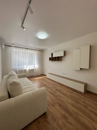 Новинка! Продаж двокімнатної квартири з меблями та технікою! - фото 1