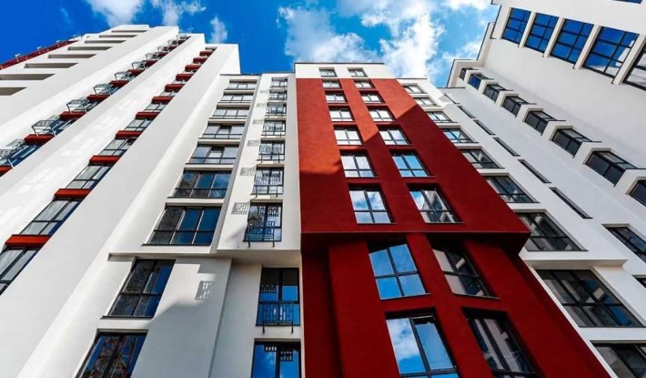 Вигідна ціна! Простора 2к квартира, збудована, поруч річки - фото 1