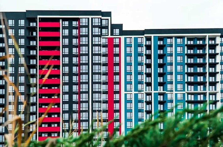 Двокімнатна біля центру з видом на місто - фото 1