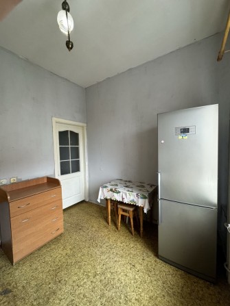 Однокімнатна квартира нестандарте планування (ДНС) Будинок цегляний - фото 1