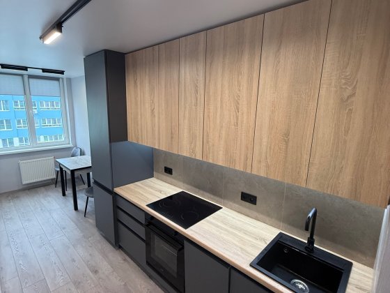 Продам квартиру Атлант на Київський,Симоненка 107 а,від власника Бровари