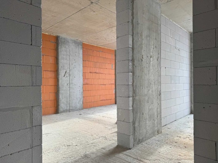 Однокімнатна з кухнею-студією біля озера - фото 1