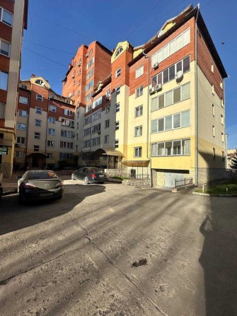 Продається простора  та світла квартира ідеально підійде під комерцію - фото 1