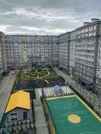 Продається 1 кімнатна квартира в найкращому жк Бучі.Газ.Лоджія.40,3м2 - фото 1