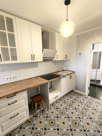 Продам 1но кімнатну квартиру з ремонтом ! - фото 1