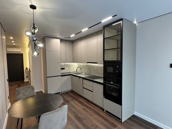 Продам півторакімнатну квартиру з окремим гардеробом ЖК Манхетен ап Ивано-Франковск