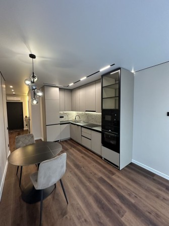 Продам півторакімнатну квартиру з окремим гардеробом ЖК Манхетен ап - фото 1