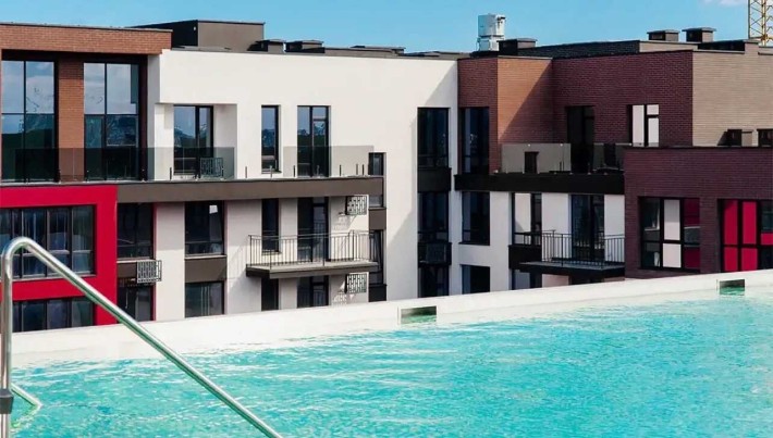 Продаж квартири-студії біля міського озера - фото 1