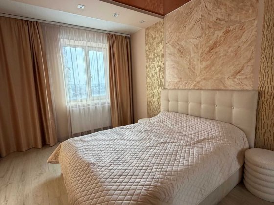 2кім квартира з ремонтом по вулиці Стуса Ивано-Франковск