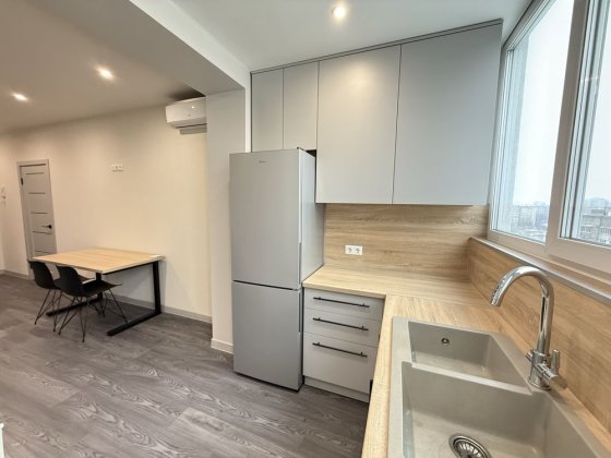 Продаж 1кімнатна Євродвушка! Машинобудівників, 27! ЖК Вишневі Сади! Вишневое