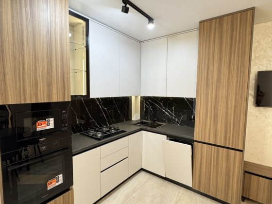 Продам 1 кімнатну біля озера,кухня-студія із індивід. газовим оп Івано-Франківськ