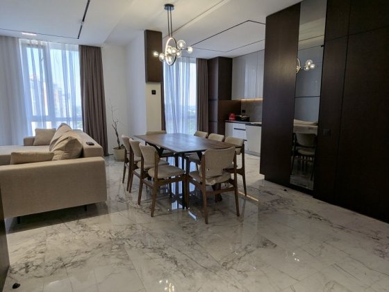 Продаж шикарної 3 кімн квартири, кухня студія в ЖК Шоколад Івано-Франківськ