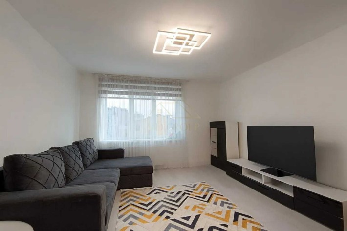 Продається 2к квартира в центрі, поруч  озеро. - фото 1