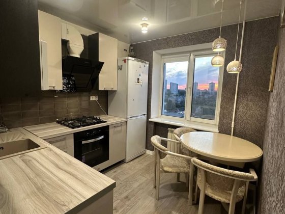 Продам 2-х кімнатну квартиру в самому серці Броварів. Бровари